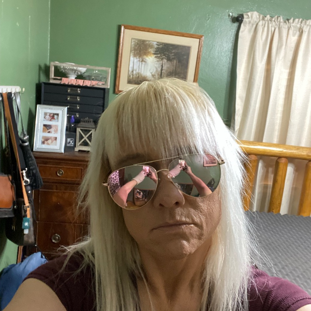 Meet your Posher, Shelly